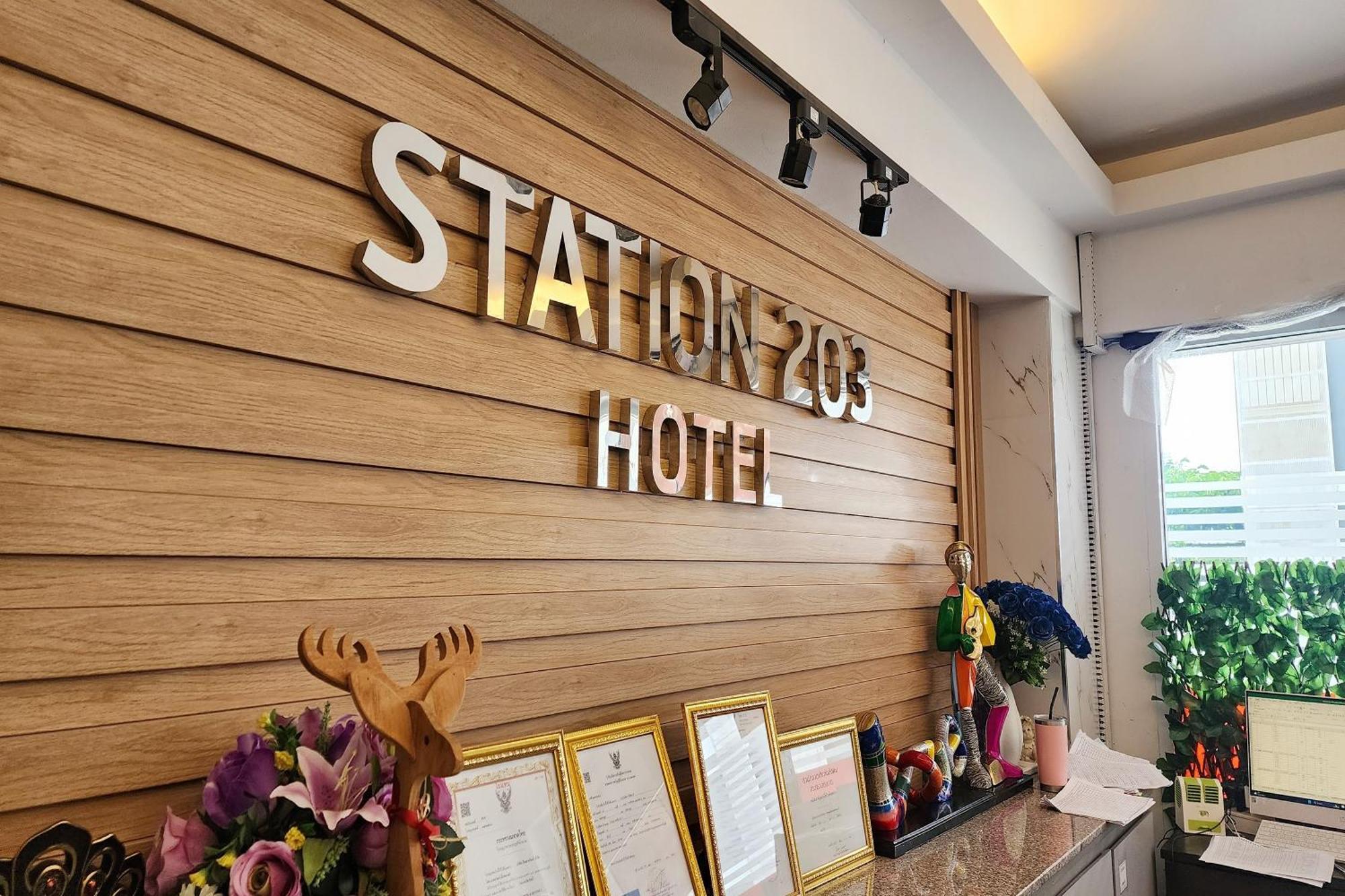 Station 203 Hotel Bangkok Exterior photo